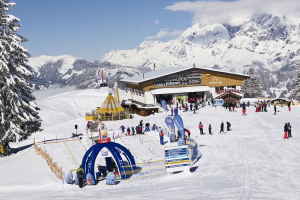 Professionelle Unterrichtsmaterialien im Kinderland der Skischule Alpendorf